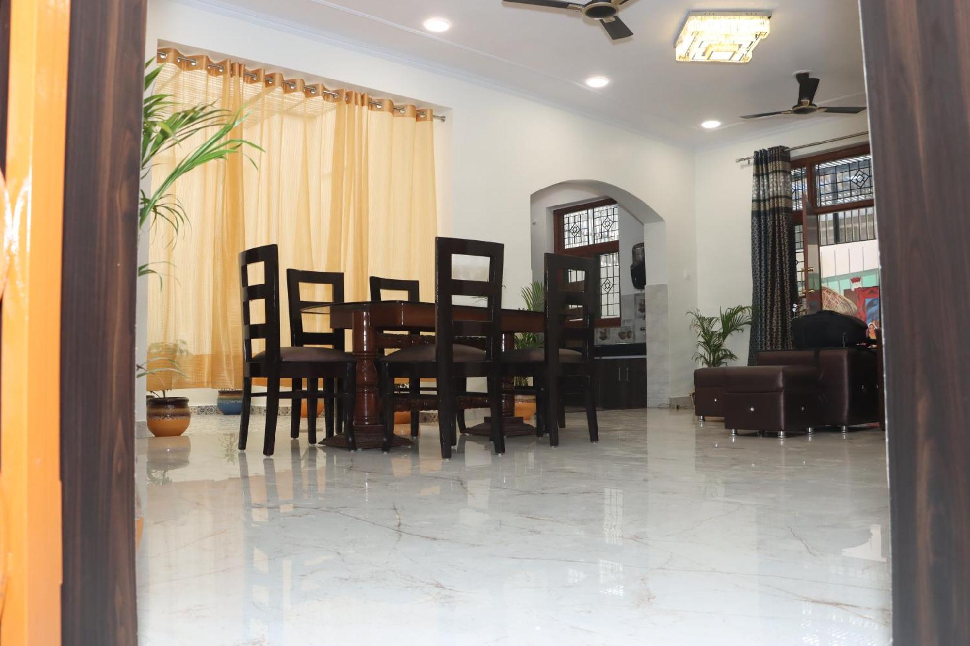 Вилла Serene House With Peaceful Vibes Большая Нойда Экстерьер фото